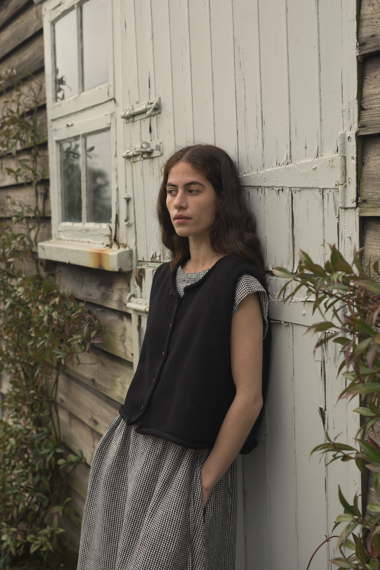 Lennon Vest Noir – Gillian Stevens