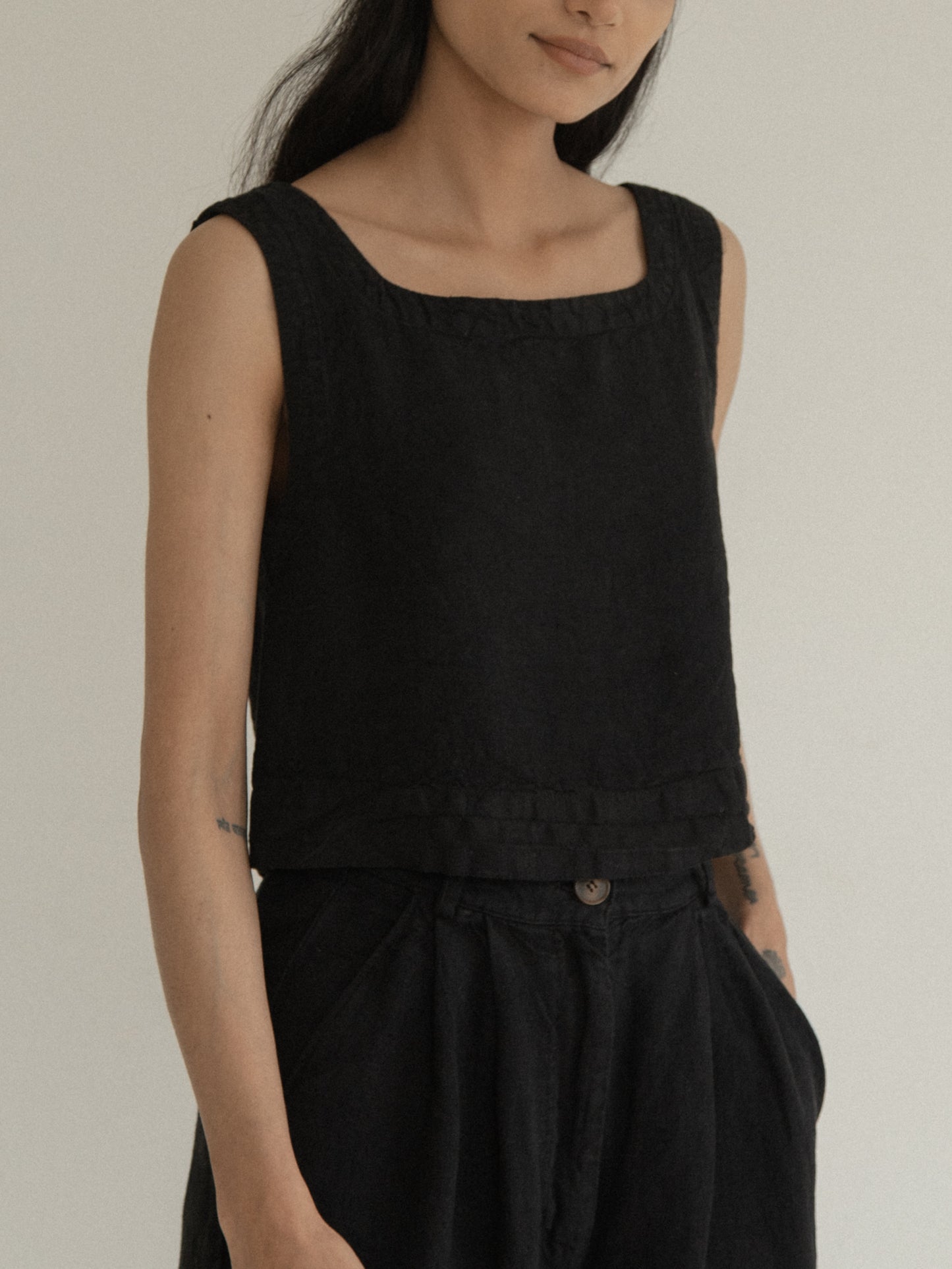 Luna Top in Noir