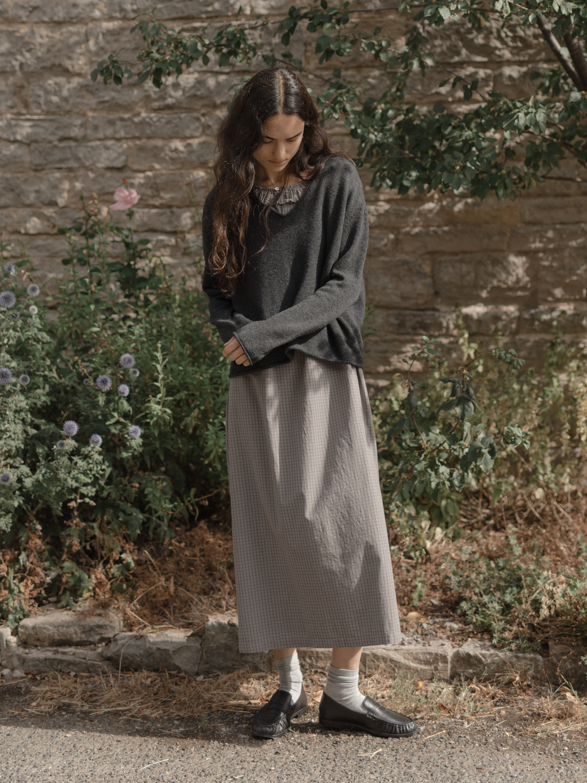 Silas V Neck Charcoal