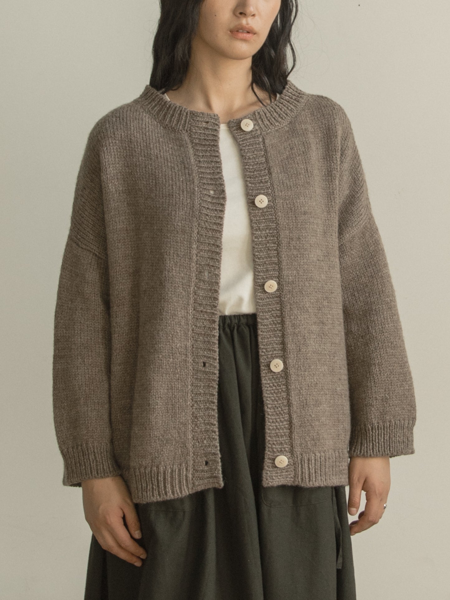 Llewyn Cardigan in Oak